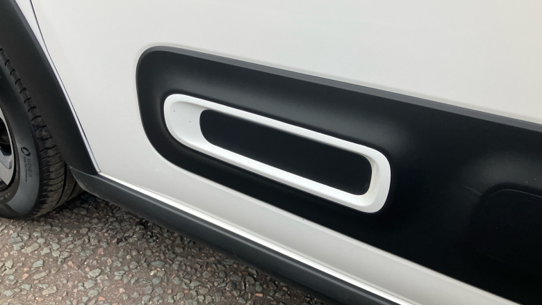 Citroen C3 1.2 PureTech 110 Plus 5dr EAT6 Petrol Hatchback